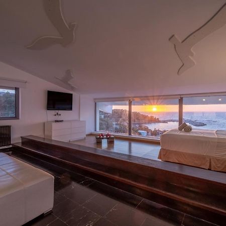 Icarus Luxury Beachfront Villa Gialiskari  Extérieur photo