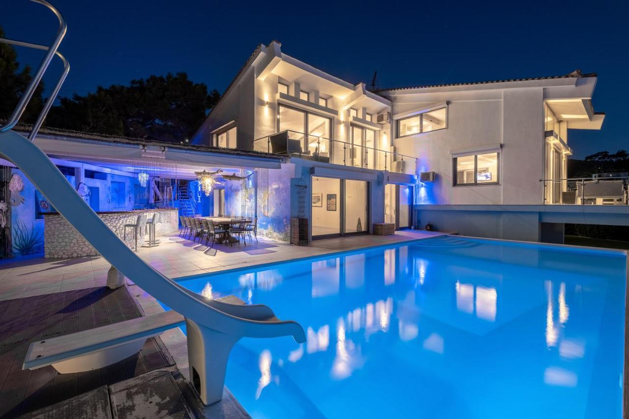 Icarus Luxury Beachfront Villa Gialiskari  Extérieur photo