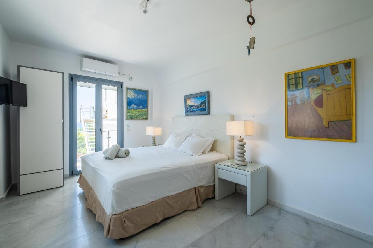 Icarus Luxury Beachfront Villa Gialiskari  Extérieur photo
