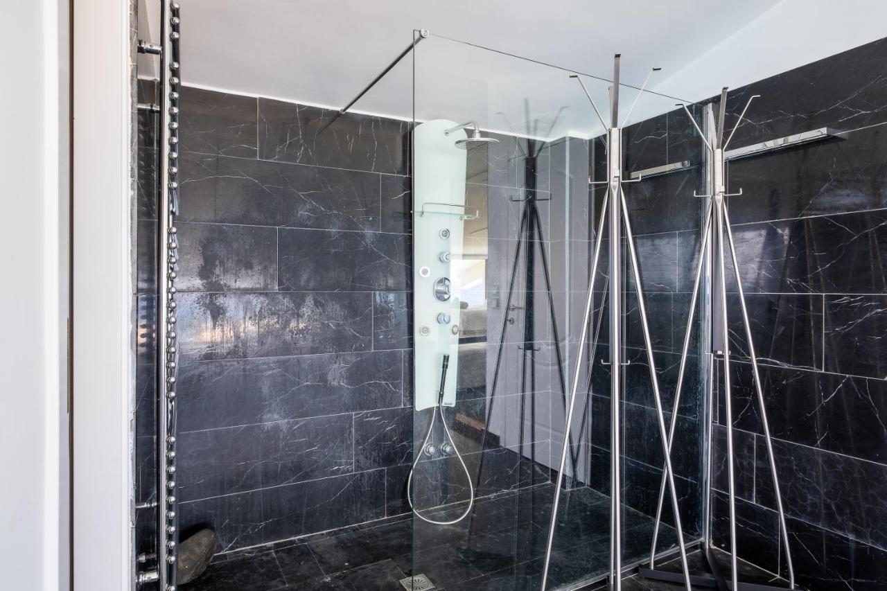 Icarus Luxury Beachfront Villa Gialiskari  Extérieur photo