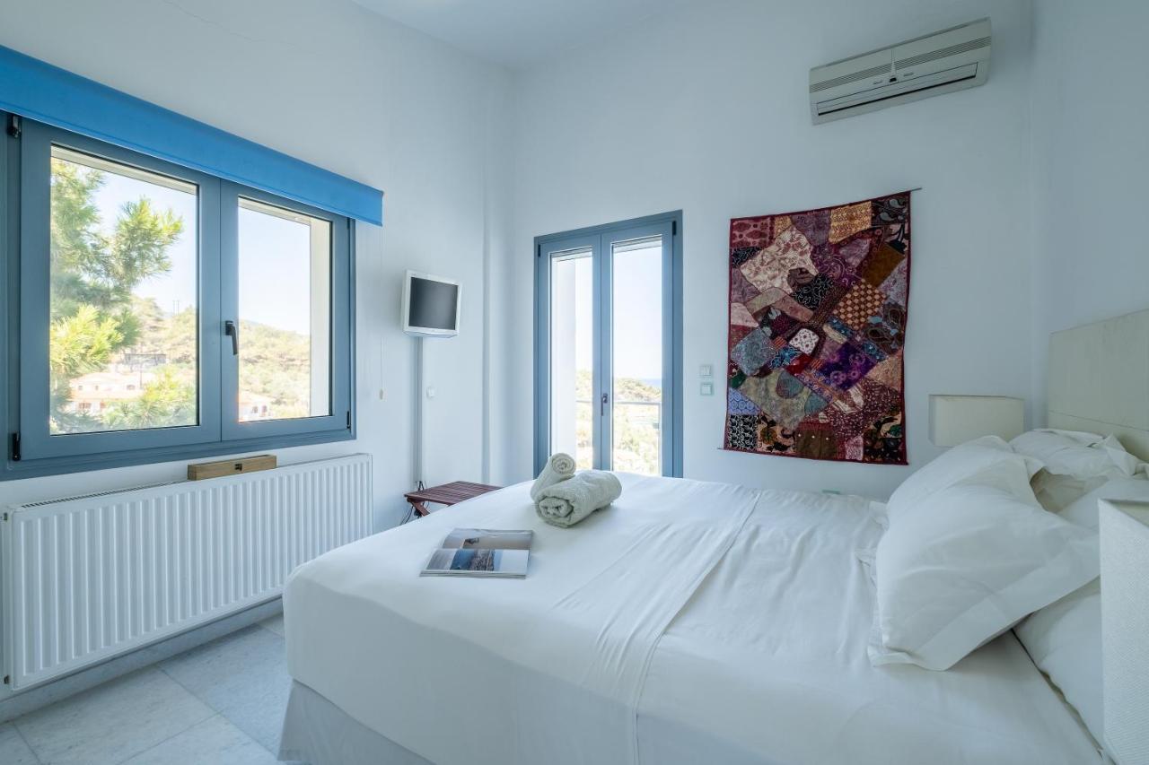 Icarus Luxury Beachfront Villa Gialiskari  Extérieur photo