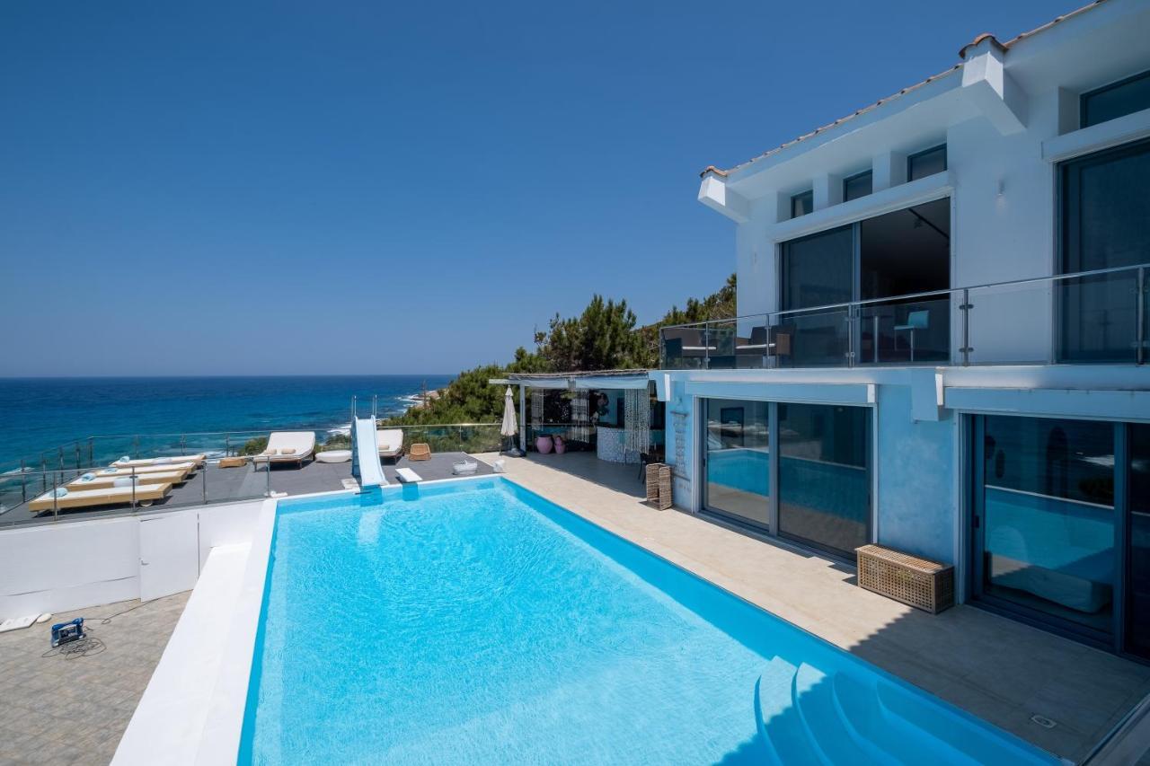 Icarus Luxury Beachfront Villa Gialiskari  Extérieur photo